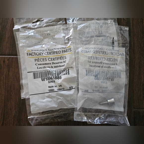 OEM Set of 4 Whirlpool Refrigerator : Door Handle Mounting Screws (W10661886) - Picture 1 of 3